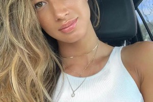 越南法国混血健身女神Karina Elle的性感蜕变之路