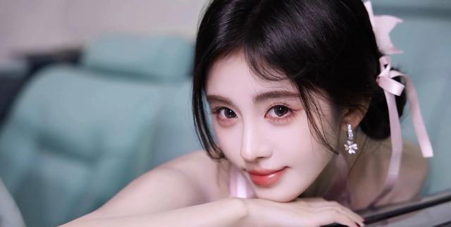 鞠婧祎身高对比图