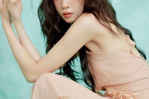 宋妍霏最新穿搭高清壁纸 | 无水印全面屏手机美图